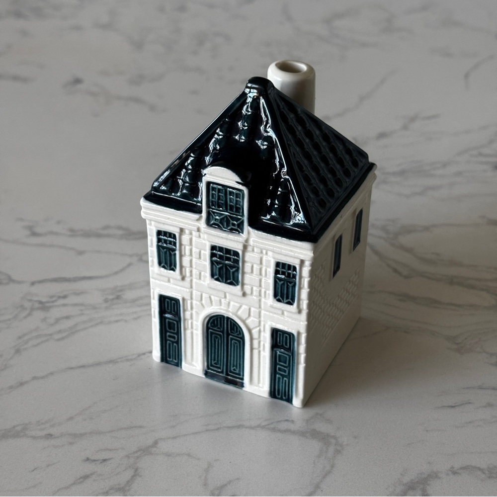 KLM BOLS Blue Delft House #64